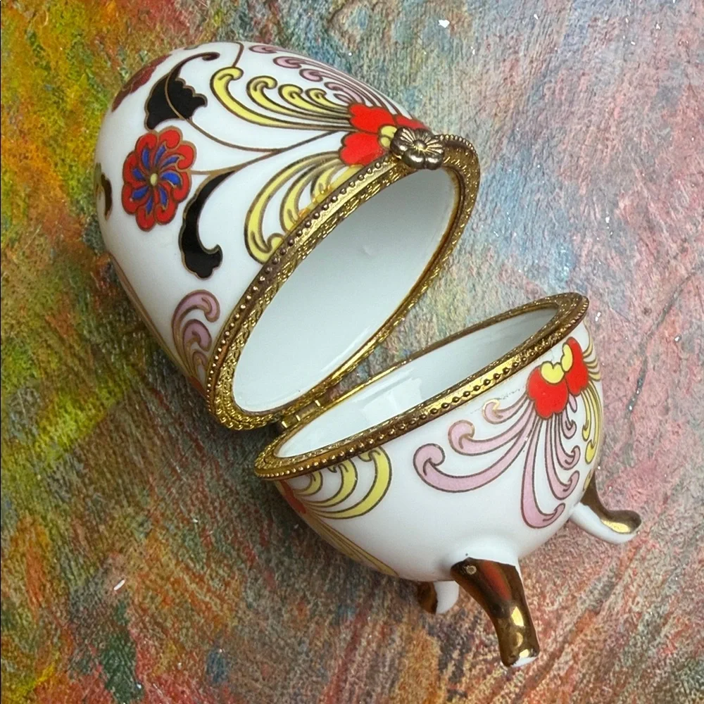 Vintage Hinged Egg Shaped Footed Floral Trinket Box Parcelain W. Gold Trim Snap